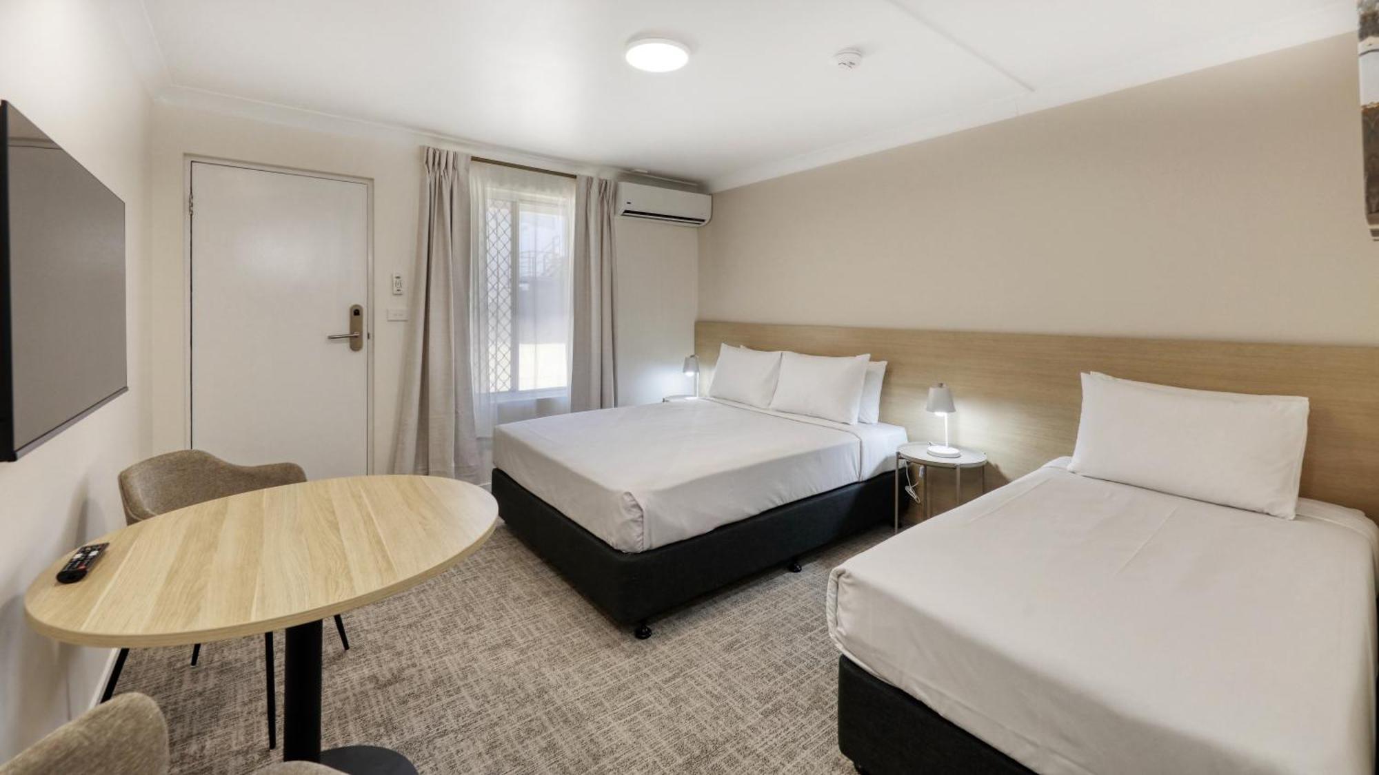 The Phoenix Artesian Spa Resort And Accommodation Морі Екстер'єр фото