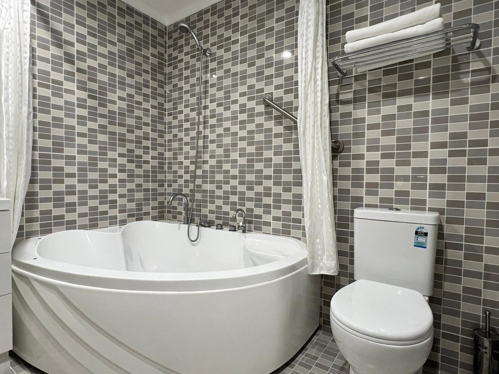The Phoenix Artesian Spa Resort And Accommodation Морі Екстер'єр фото