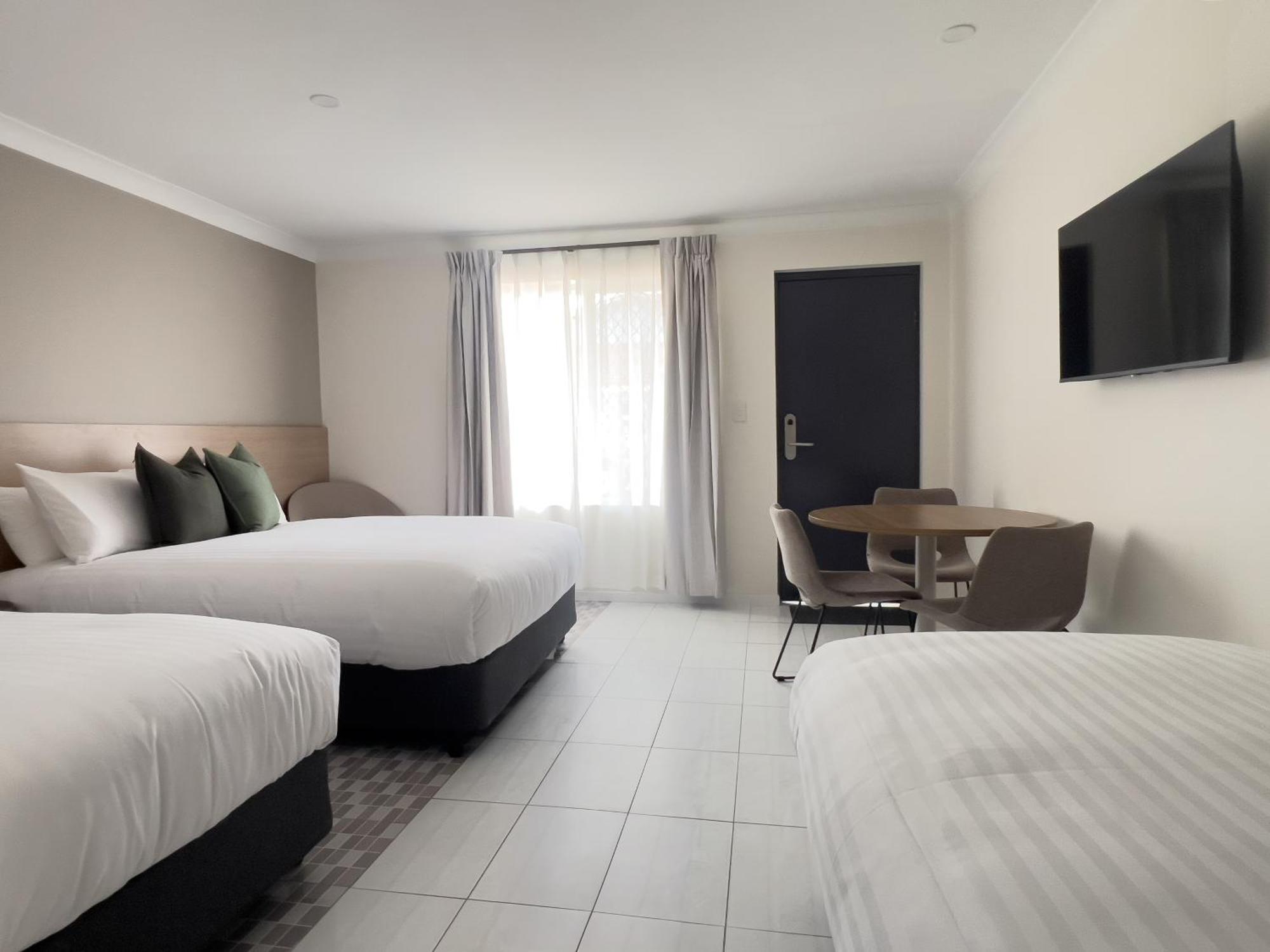 The Phoenix Artesian Spa Resort And Accommodation Морі Екстер'єр фото