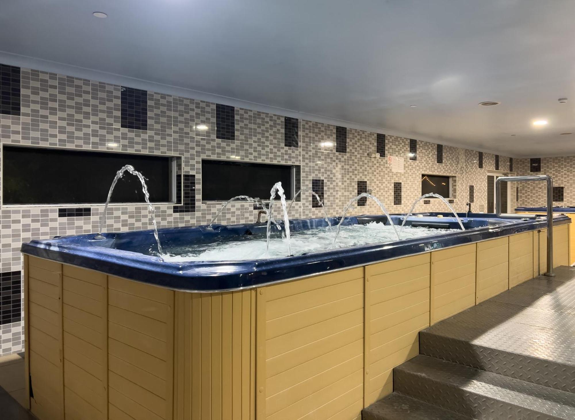 The Phoenix Artesian Spa Resort And Accommodation Морі Екстер'єр фото