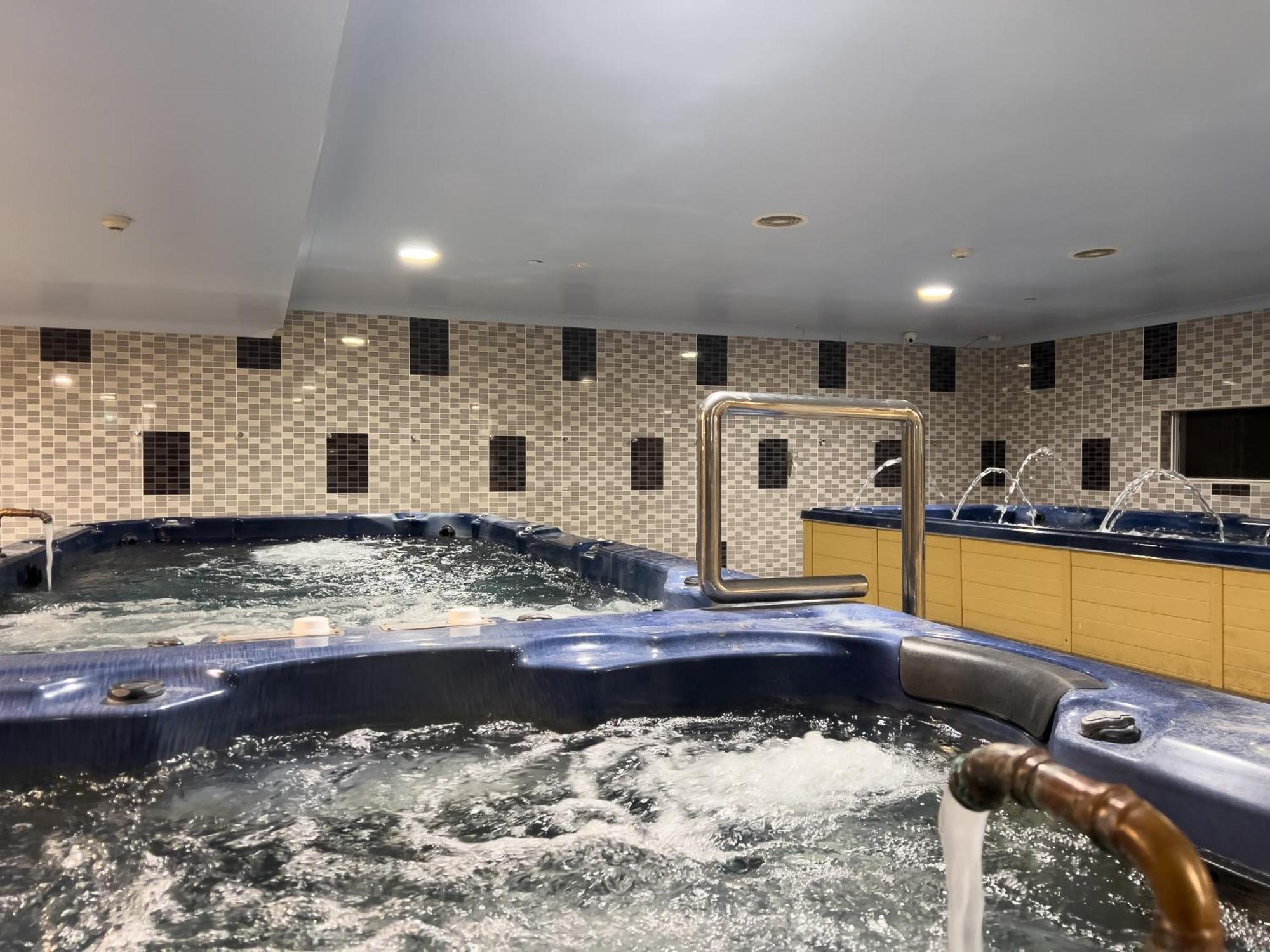 The Phoenix Artesian Spa Resort And Accommodation Морі Екстер'єр фото