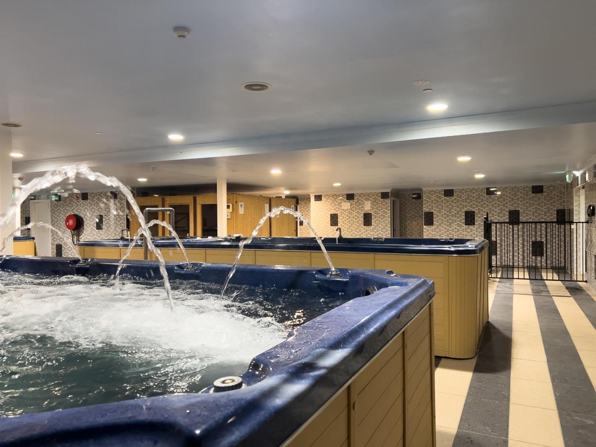 The Phoenix Artesian Spa Resort And Accommodation Морі Екстер'єр фото